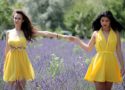 deux femmes en robe jaune