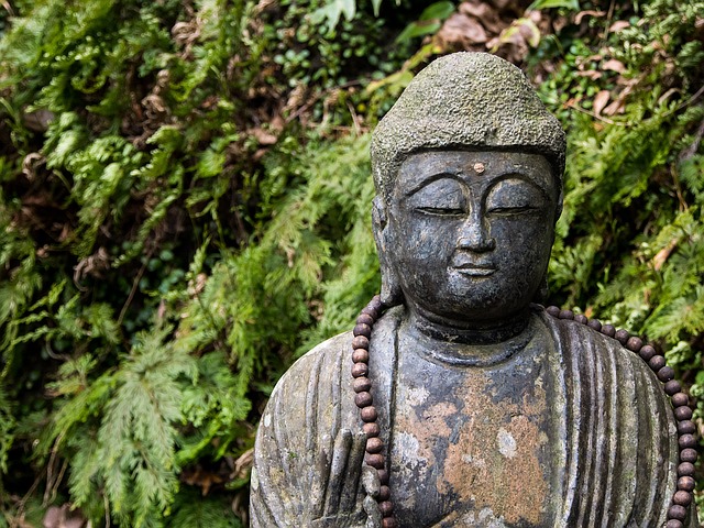 ancienne statue bouddhiste