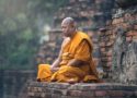 bouddhiste qui médite