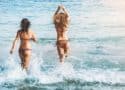 deux femmes en maillot de bain